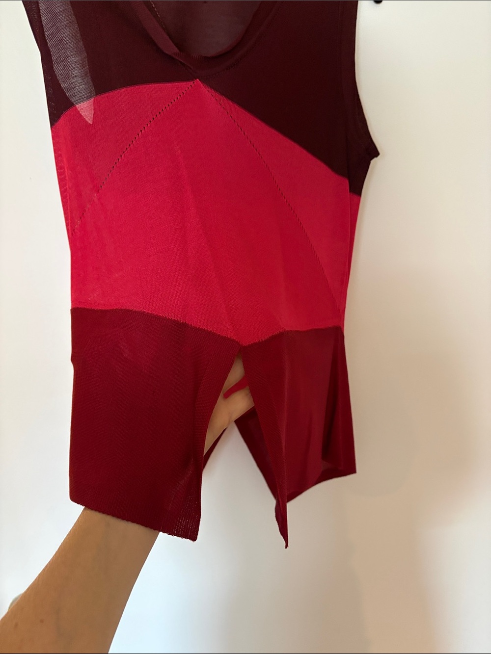Yves Saint Laurent Sleeveless Colorblock knit silky V-Neck Top. - Picture 2 of 12